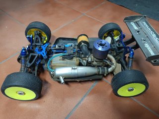 Coche radiocontrol gasolina Kyosho Inferno 7.5
