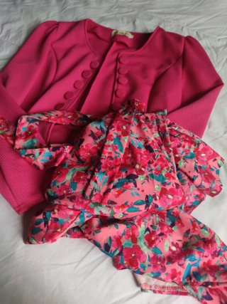 Vestido fiesta floral rosa y rojo Chaqueta regalo
