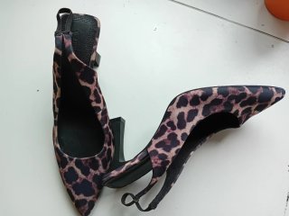 Zapatos tacón leopardo Stradivarius