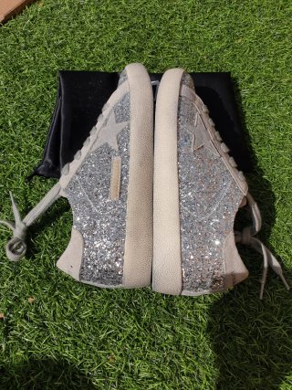 Golden Goose Sneakers Plata y Gris