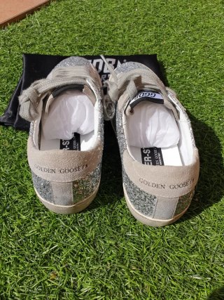 Golden Goose Sneakers Plata y Gris