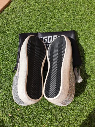 Golden Goose Sneakers Plata y Gris