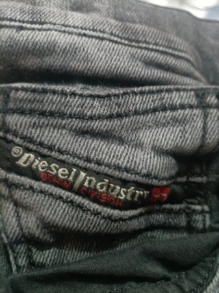 Vaqueros Diesel Hombre Talla 32 Gris