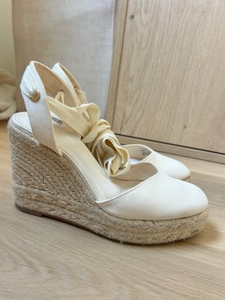 Alpargatas cuña blanco roto
