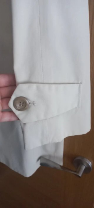 Gabardina corta beige