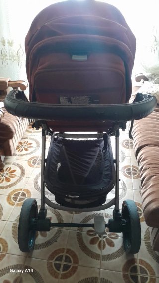 Carro de bebé en buen estado