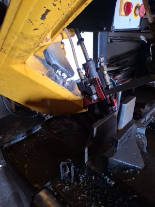 Sierra de cinta para metal ayer210