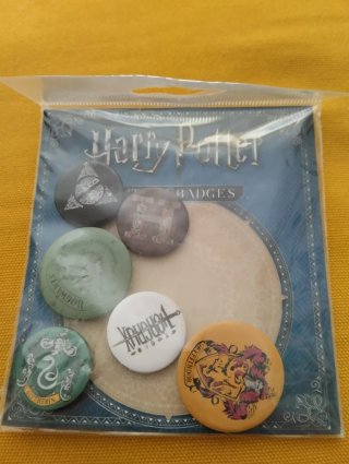 Chapas Harry Potter. 2 de 32 mm. y 4 de 25mm.