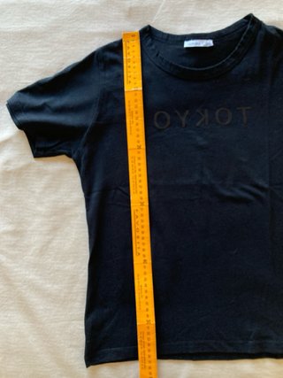 Camiseta Zara negra con texto TOKYO talla S