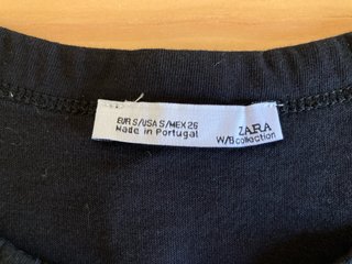 Camiseta Zara negra con texto TOKYO talla S