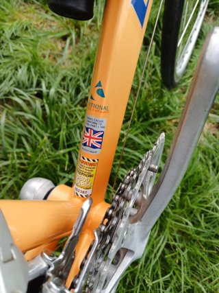 Bicicleta de carretera naranja Dawes