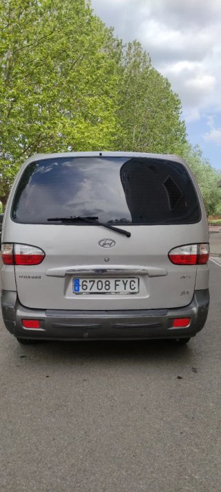 vendo mi preciosa Hyundai h1 motor 2500 crdi 140