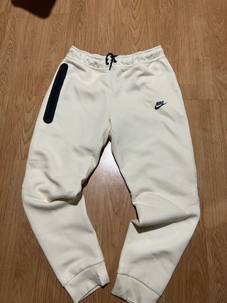 Nike Tech Fleece Crema talla XL de NIÑO