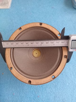 Altavoz radio antiguo con transformador 502