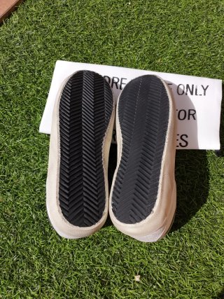 Golden Goose Sneakers Blancas y Doradas