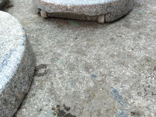 Bases para sombrilla de piedra y metal