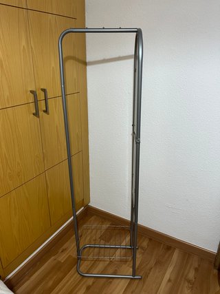Espejo de pie con perchero