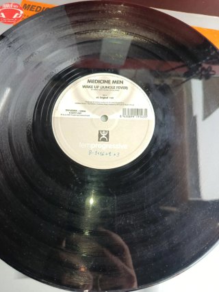 Medicine Men - Wake Up (Jungle Fever) 12
