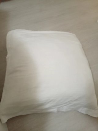 Cojín blanco de tela