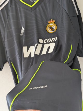 Camiseta Real Madrid 2010-11. Ozil 23. XL