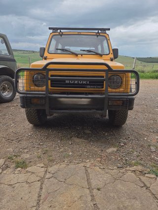 Defensa Suzuki Samurai y Santana