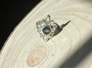 Anillo Plata nudo de Bruja y mineral