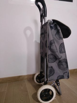 Carrito de la compra con estampado