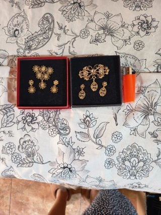 Dos aderezos bebe, chapados en oro , 25 € unidad