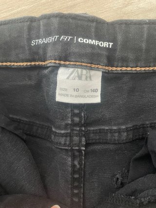 Pantalones vaqueros Zara negros talla 10