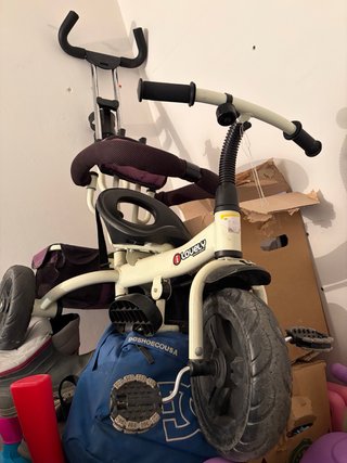Triciclo para bebé morado