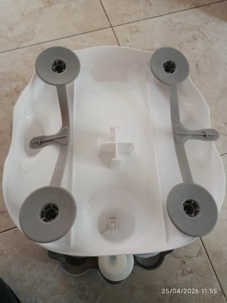 Asiento de baño para bebé con juguetes