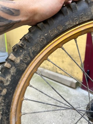 Rueda Delantera Moto Pirelli MT21 80/90-21