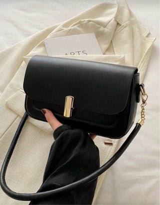 Bolso negro de piel