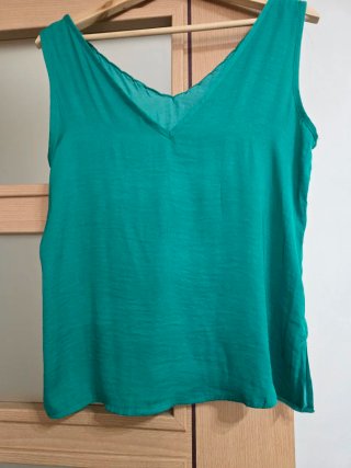 Camiseta verde sin mangas