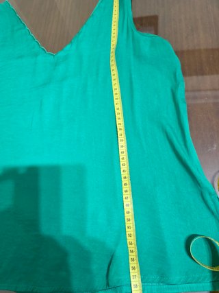 Camiseta verde sin mangas