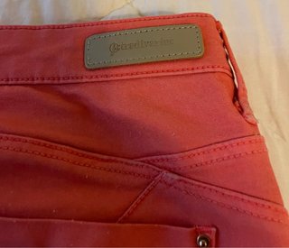 Pantalón push up Stradivarius coral