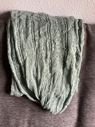Bufanda verde de punto calado