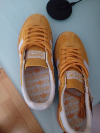 Zapatillas Adidas Amarillas y Blancas