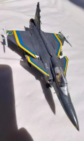 Saab 29 Gripen maqueta 19 cm escala 1/72