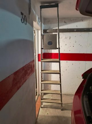 Escalera de mano metálica
