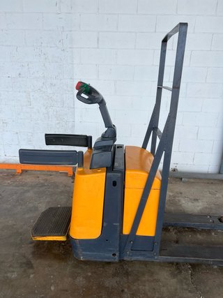Transpaleta Eléctrica Jungheinrich Plataforma