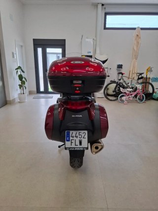 Honda Deauville 700 Rojo Gran Turismo