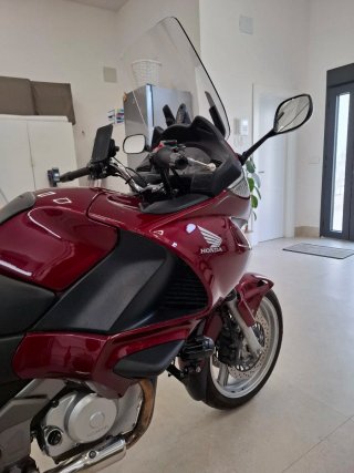 Honda Deauville 700 Rojo Gran Turismo