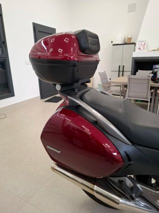 Honda Deauville 700 Rojo Gran Turismo