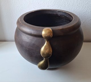 VASIJA VINTAGE GRAN TAMAÑO BARRO Y BRONCE