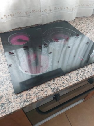 Vitrocerámica y horno Zanussi