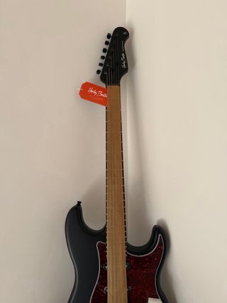 Harley Benton ST-20HSS SBK + funda y accesorios