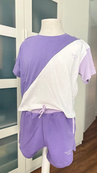 Conjunto deportivo Tenth morado y blanco