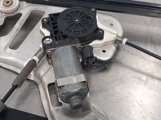 ELEVALUNAS DELANTERO DERECHO LAND ROVER RANGE ROV