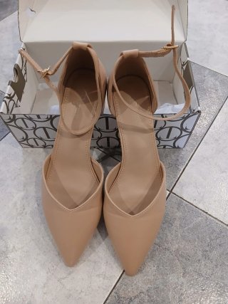 Zapatos de tacón beige talla 41